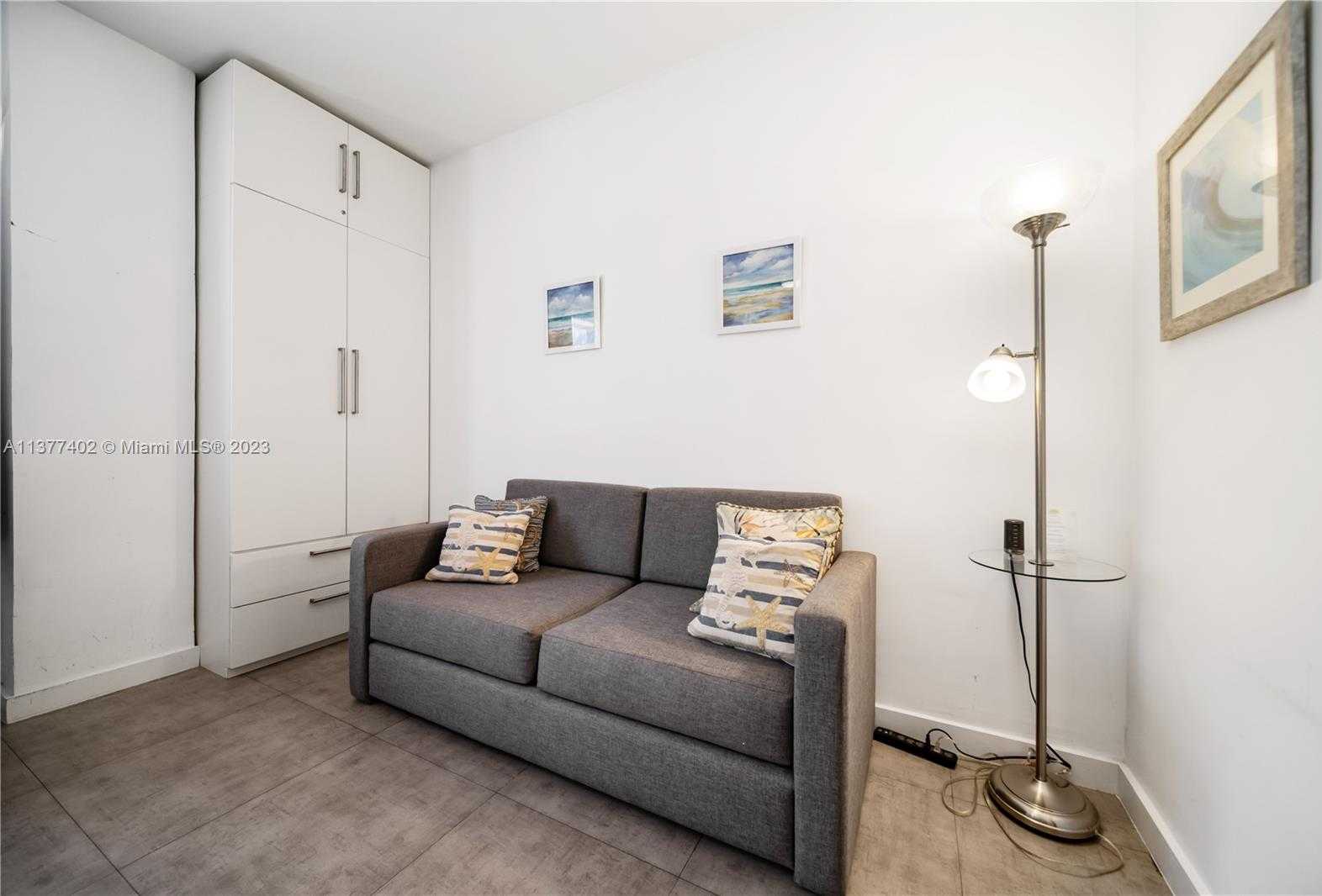 Small Image of 7300 OCEAN TER #110, Miami Beach Number 12