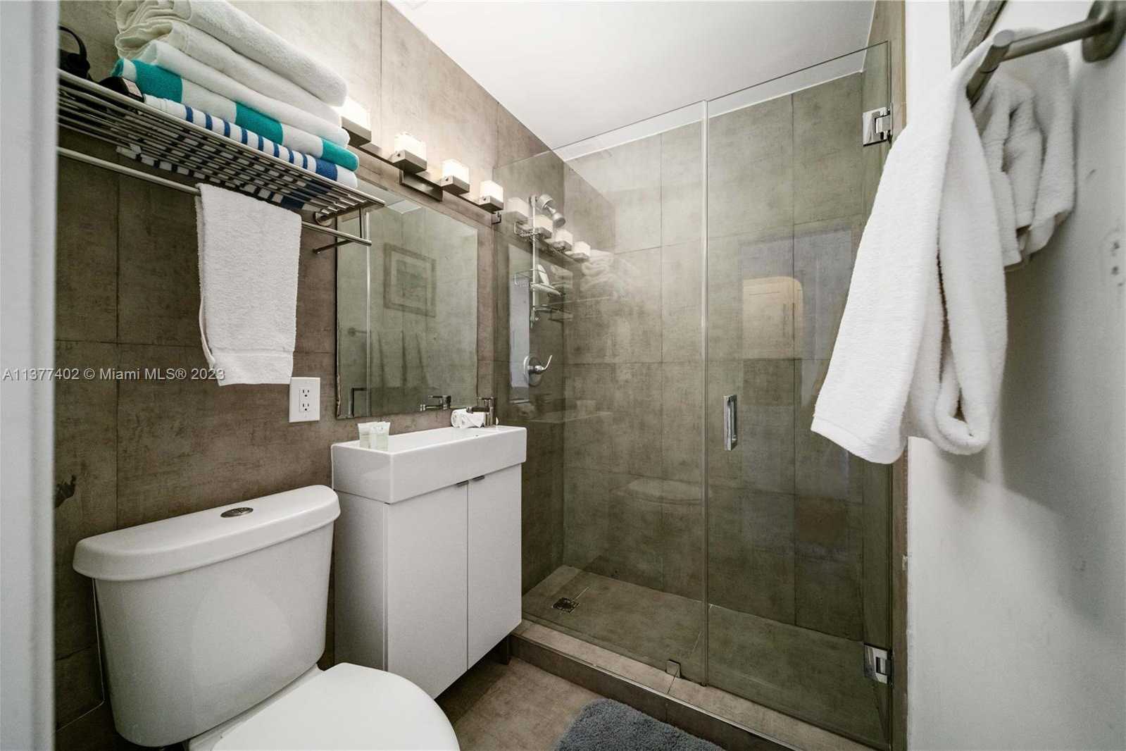 Small Image of 7300 OCEAN TER #110, Miami Beach Number 15