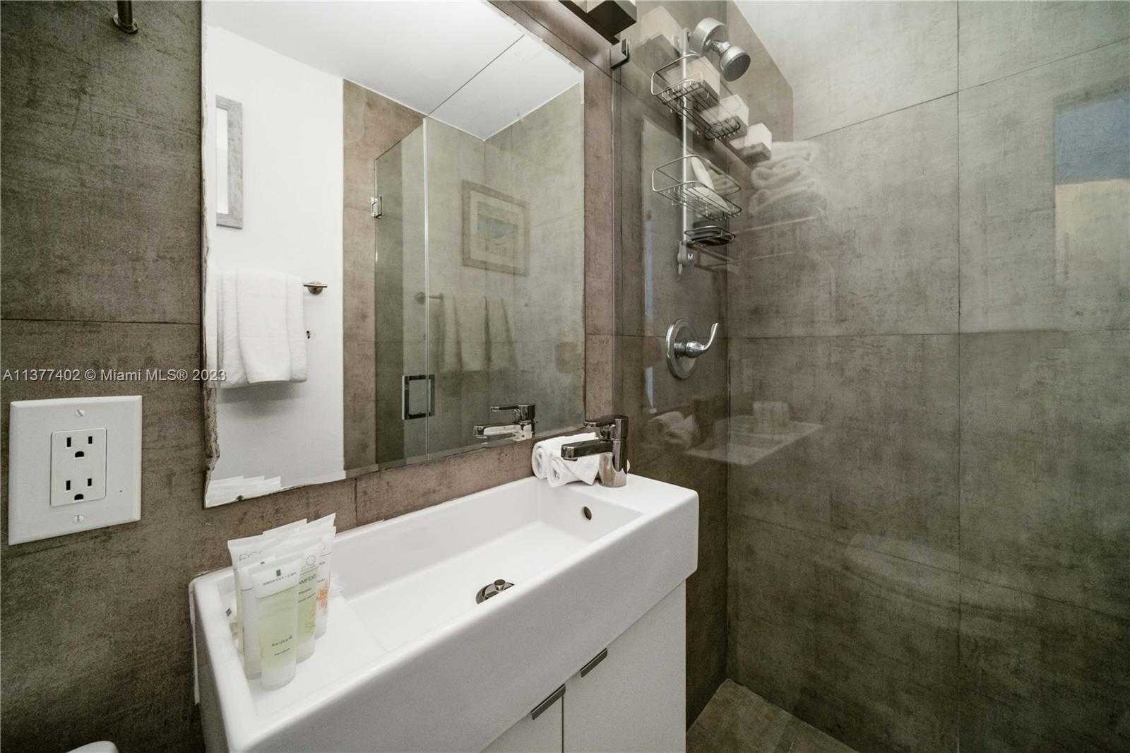 Small Image of 7300 OCEAN TER #110, Miami Beach Number 16