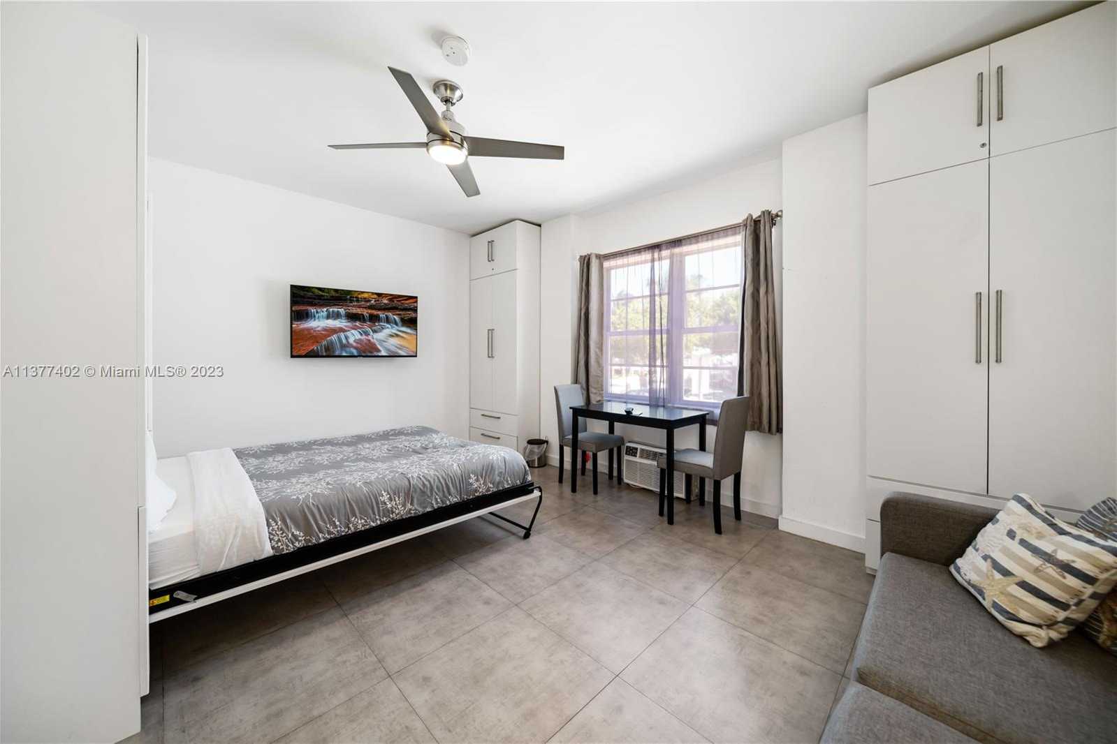 Small Image of 7300 OCEAN TER #110, Miami Beach Number 9