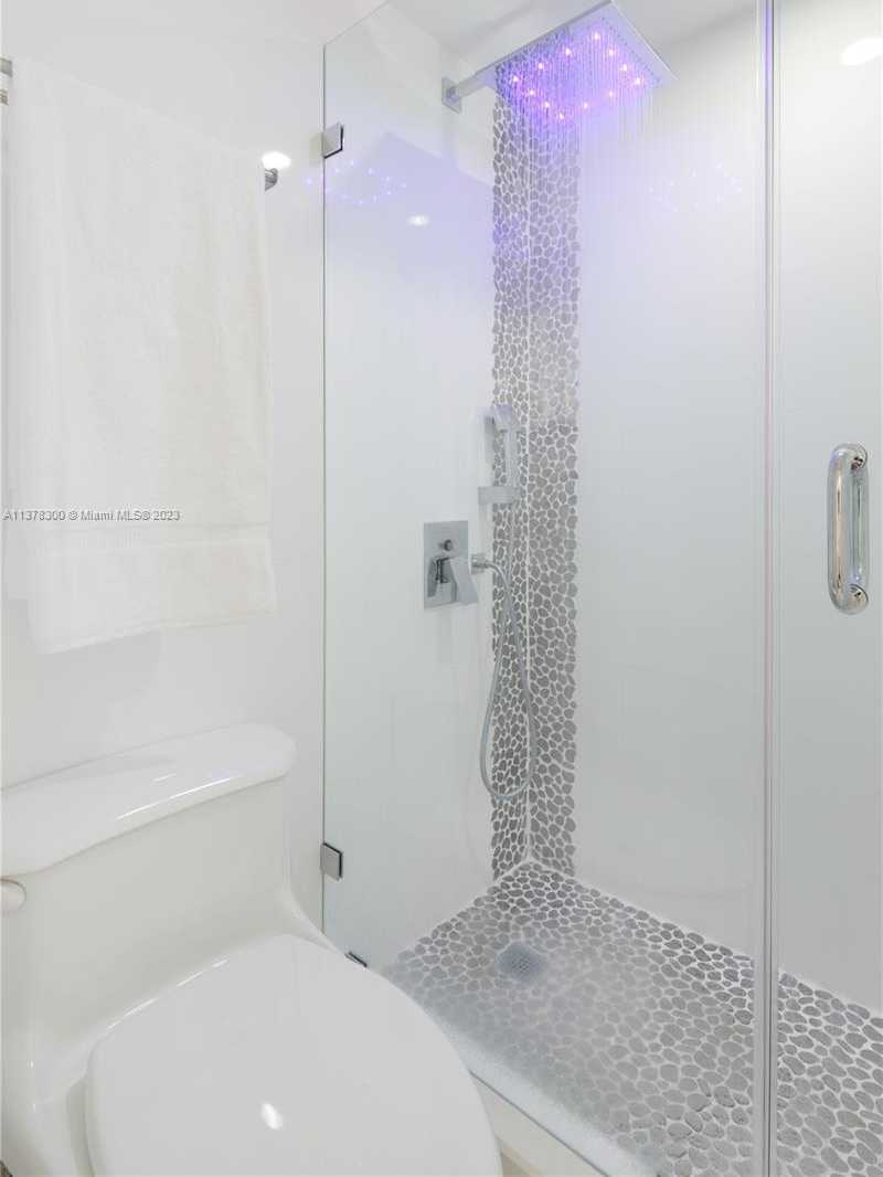 Small Image of 6917 COLLINS AVE #820, Miami Beach Number 19