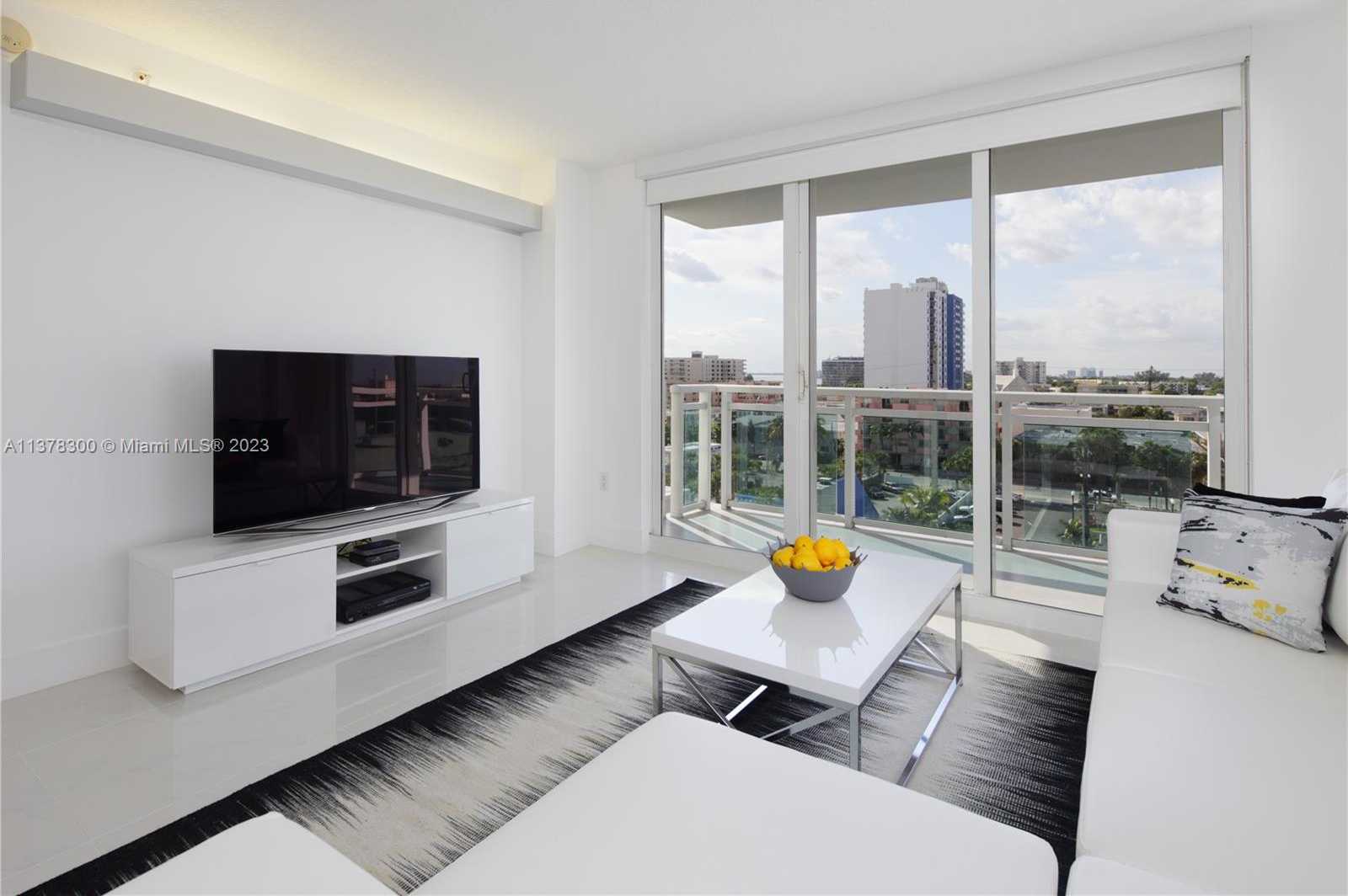 Small Image of 6917 COLLINS AVE #820, Miami Beach Number 3