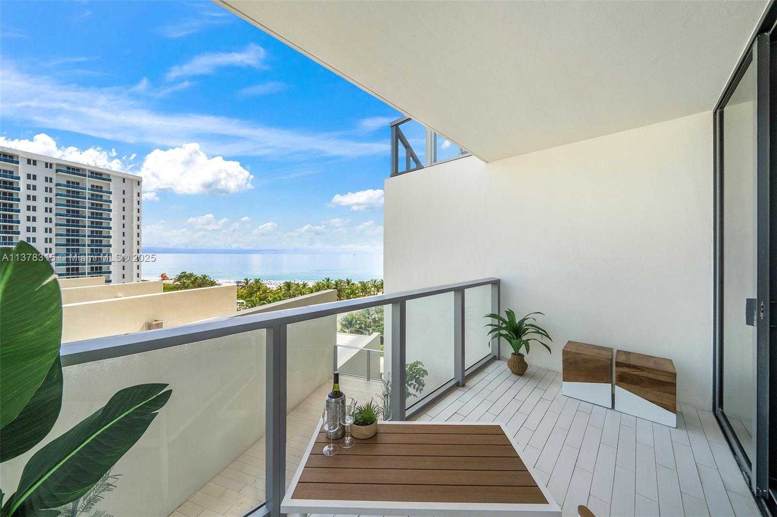 Small Image of 2201 COLLINS AVE #811, Miami Beach Number 14