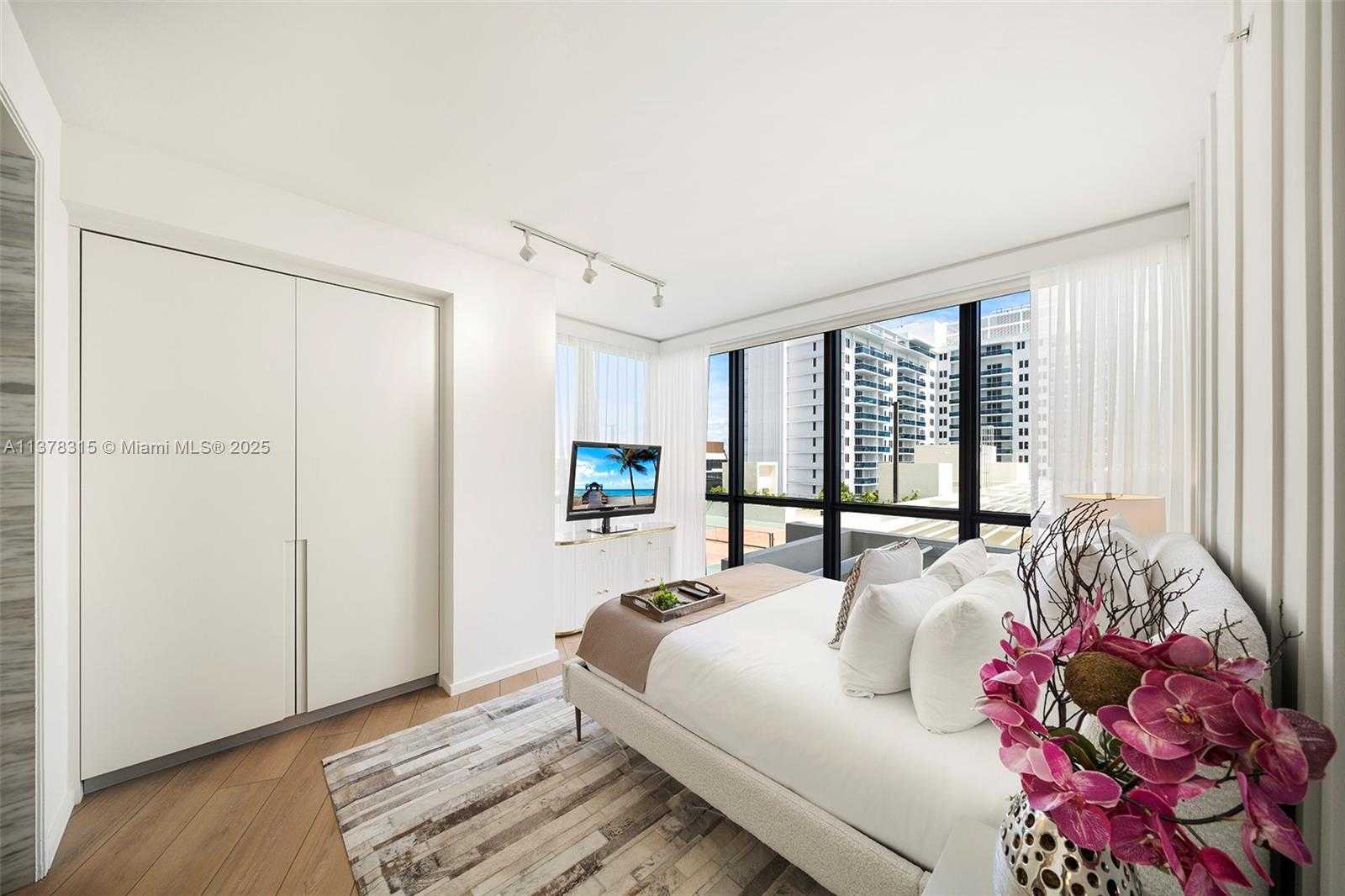 Small Image of 2201 COLLINS AVE #811, Miami Beach Number 21