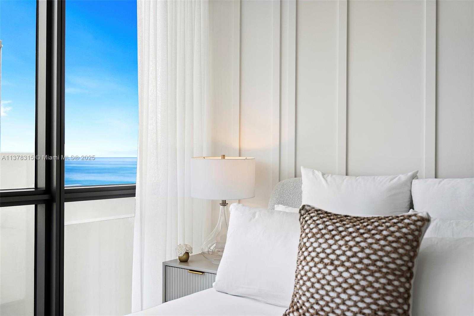 Small Image of 2201 COLLINS AVE #811, Miami Beach Number 27