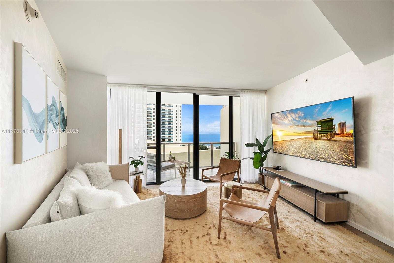 Small Image of 2201 COLLINS AVE #811, Miami Beach Number 3