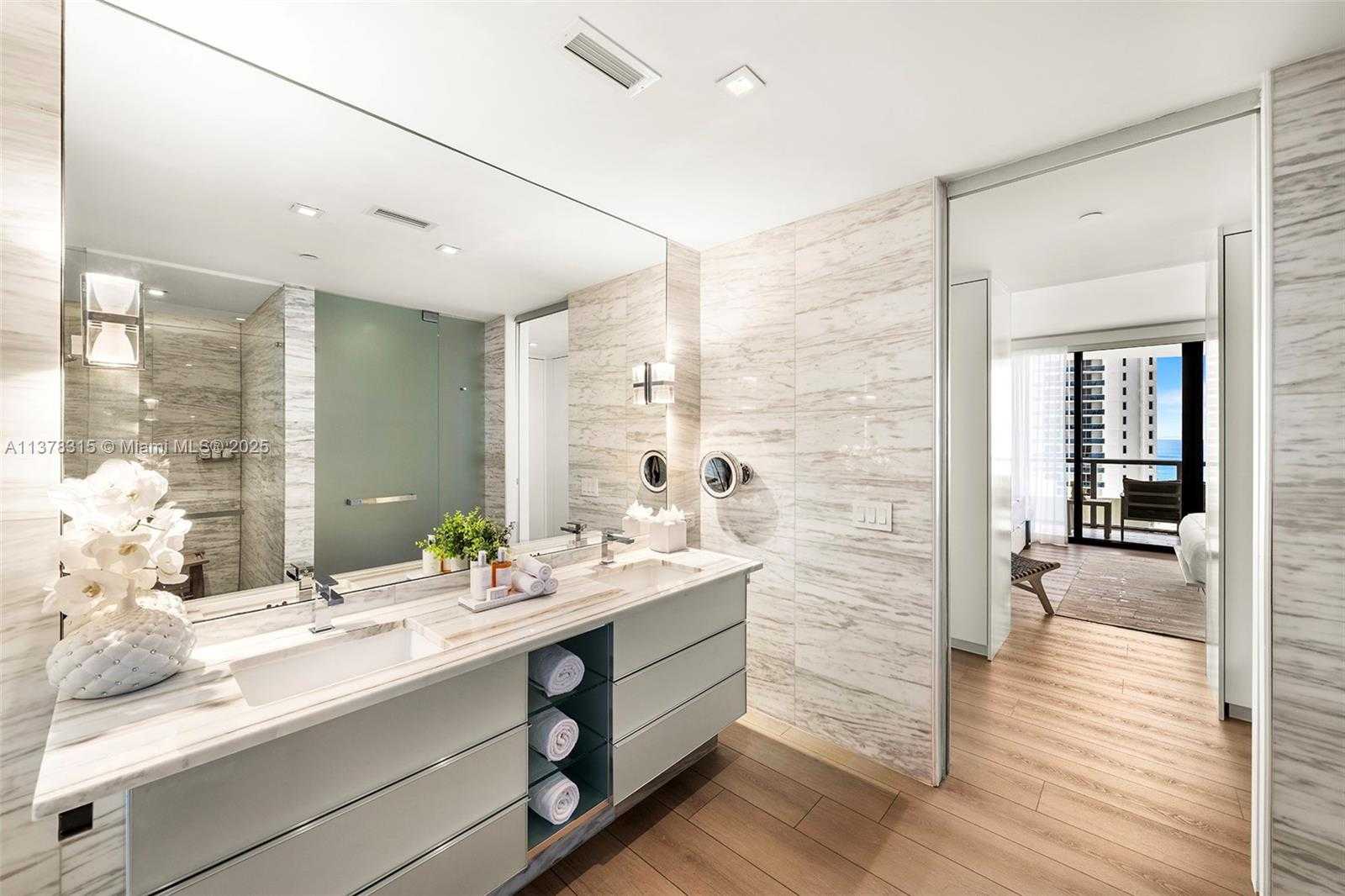 Small Image of 2201 COLLINS AVE #811, Miami Beach Number 34