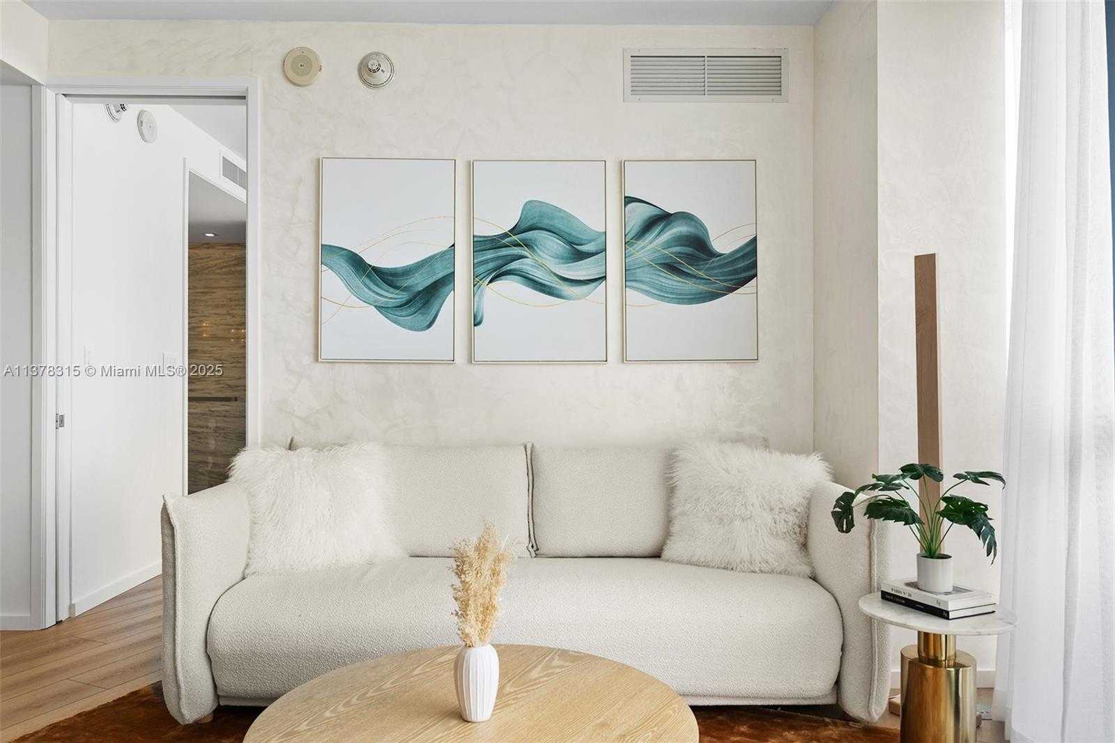 Small Image of 2201 COLLINS AVE #811, Miami Beach Number 7