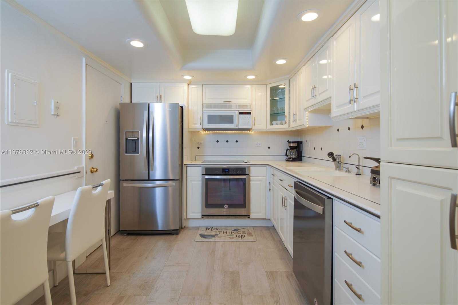 Small Image of 5005 COLLINS AVE #610, Miami Beach Number 11