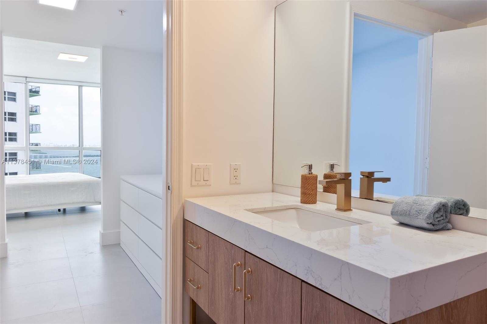 Small Image of 1750 NORTH BAYSHORE DR #3201, Miami Number 22