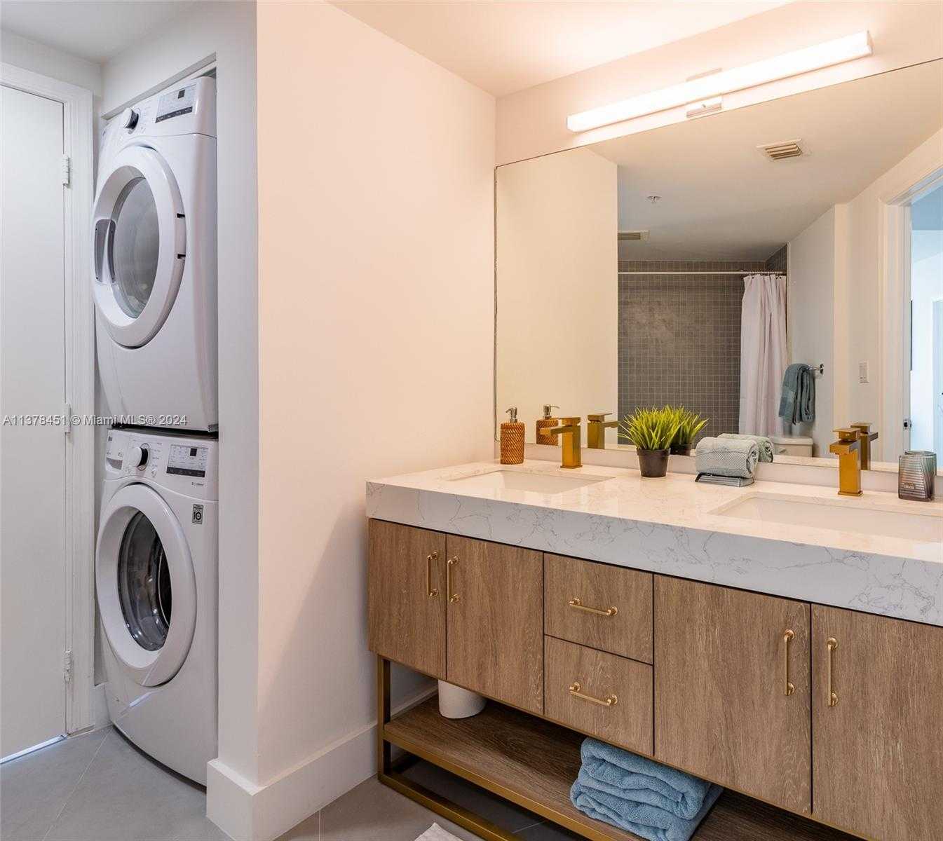 Small Image of 1750 NORTH BAYSHORE DR #3201, Miami Number 29