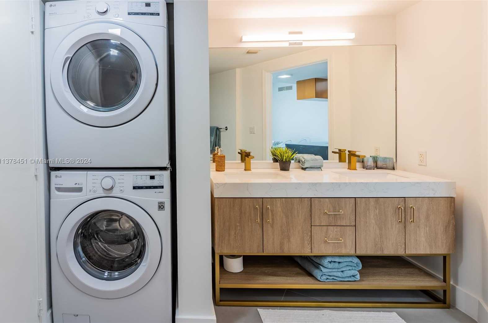 Small Image of 1750 NORTH BAYSHORE DR #3201, Miami Number 30