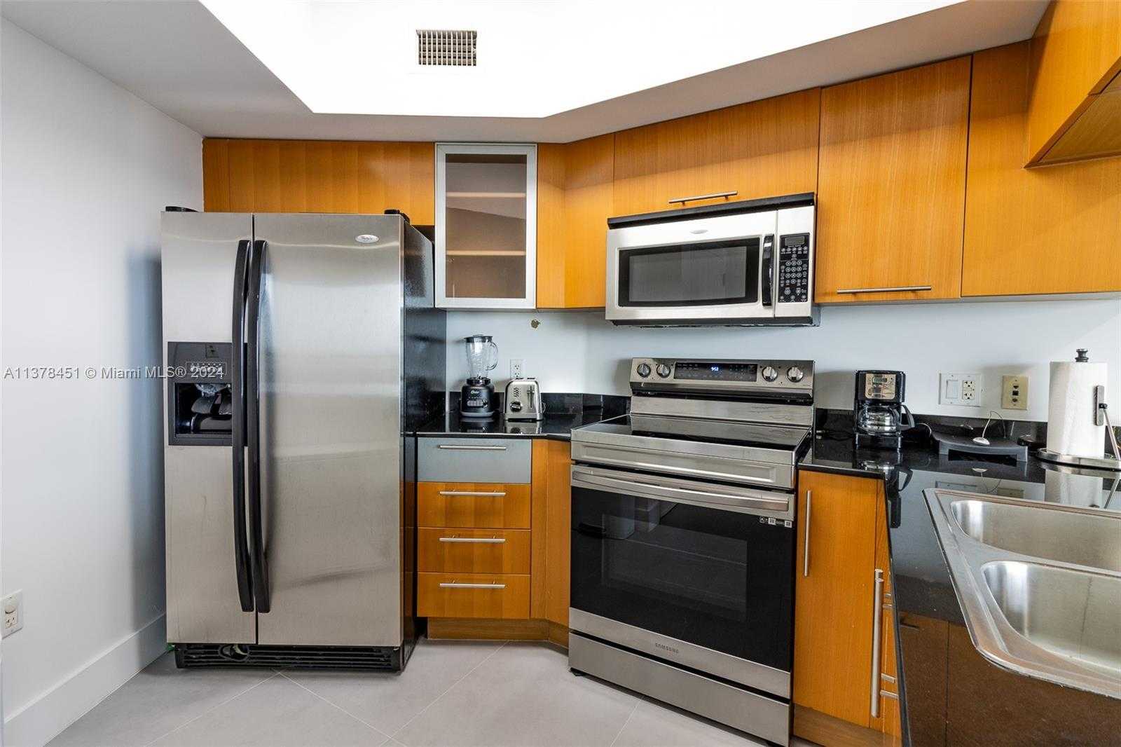 Small Image of 1750 NORTH BAYSHORE DR #3201, Miami Number 9