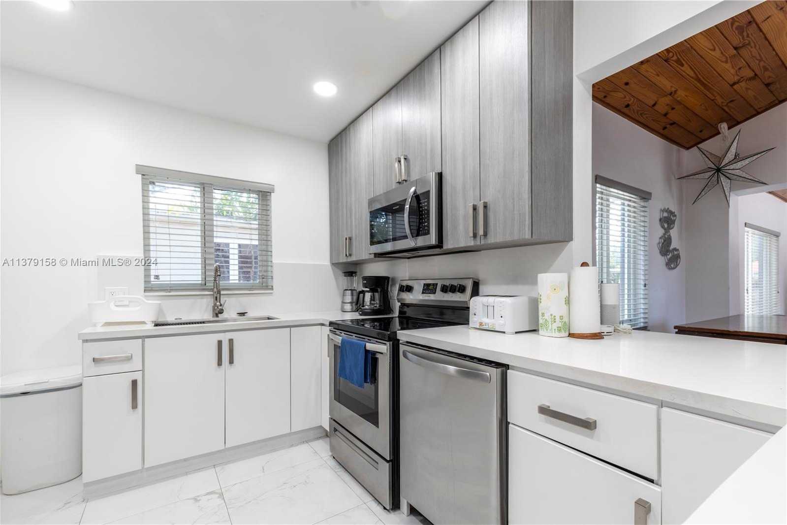 Small Image of 753 NORTH EAST 81ST ST, Miami Number 22