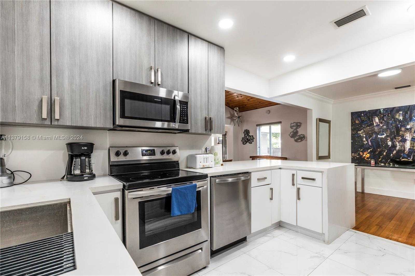 Small Image of 753 NORTH EAST 81ST ST, Miami Number 23