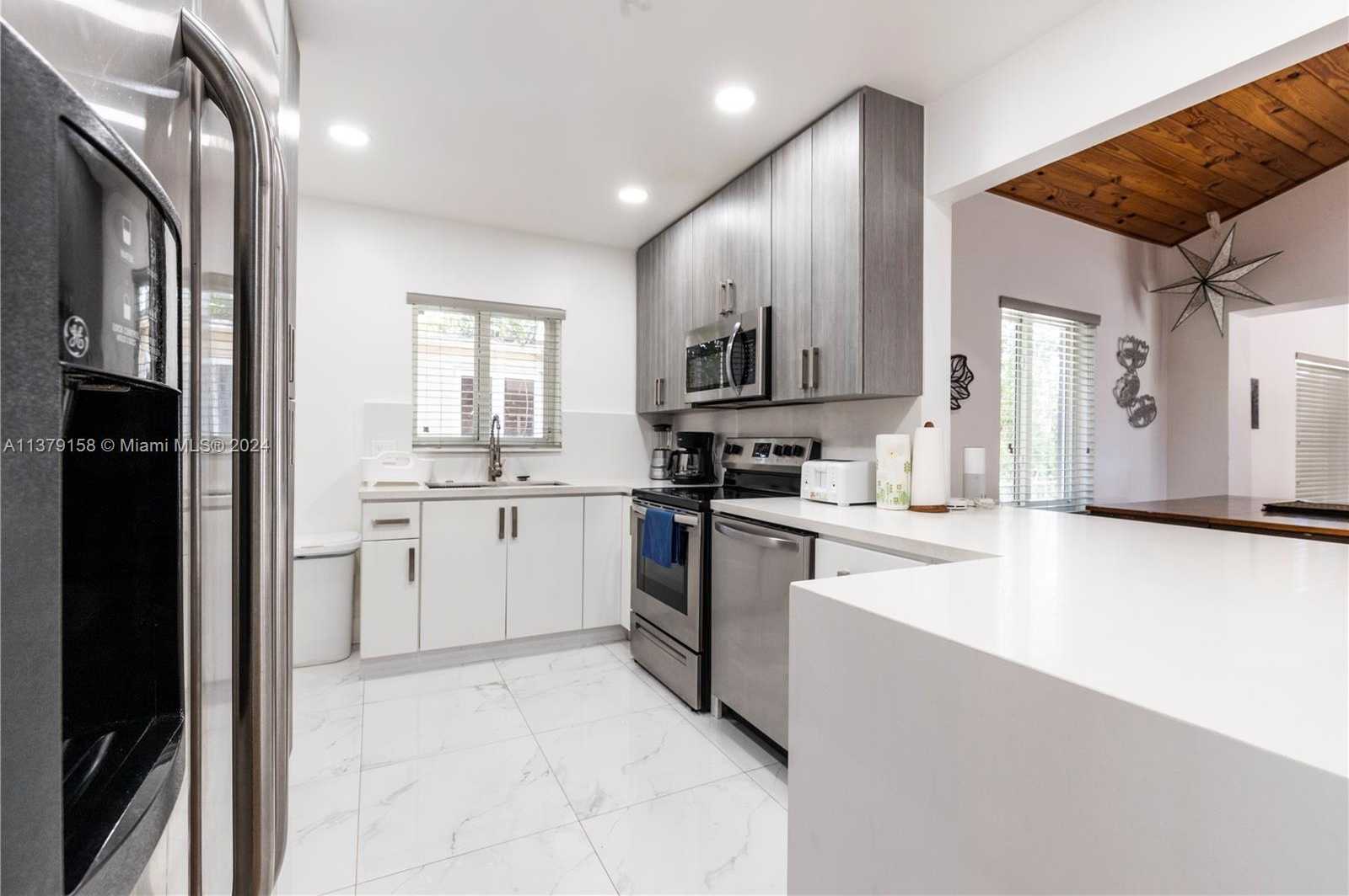 Small Image of 753 NORTH EAST 81ST ST, Miami Number 25