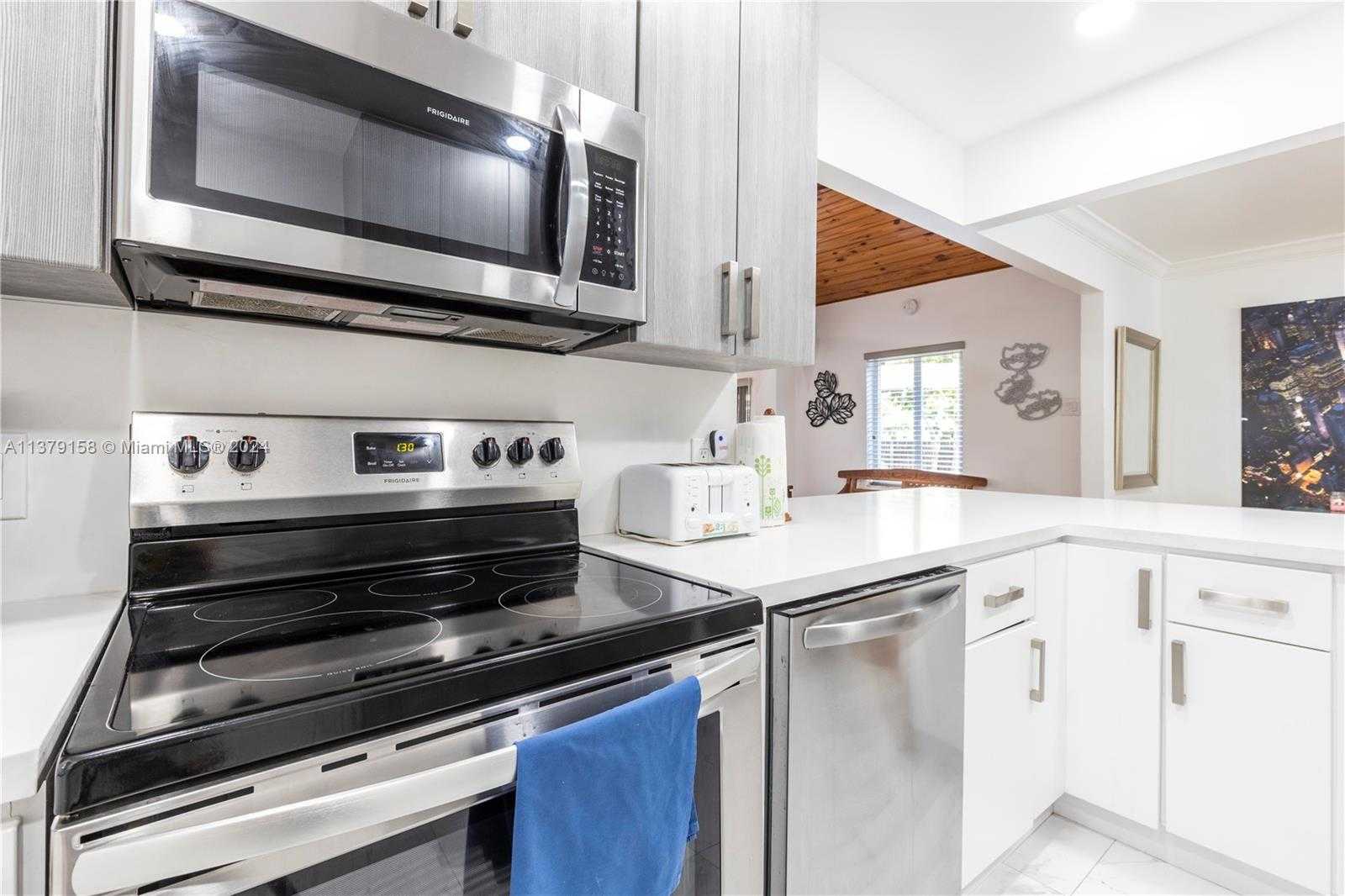 Small Image of 753 NORTH EAST 81ST ST, Miami Number 26