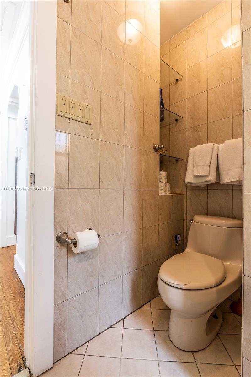 Small Image of 753 NORTH EAST 81ST ST, Miami Number 37