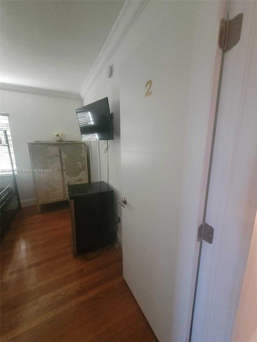 Small Image of 753 NORTH EAST 81ST ST, Miami Number 40