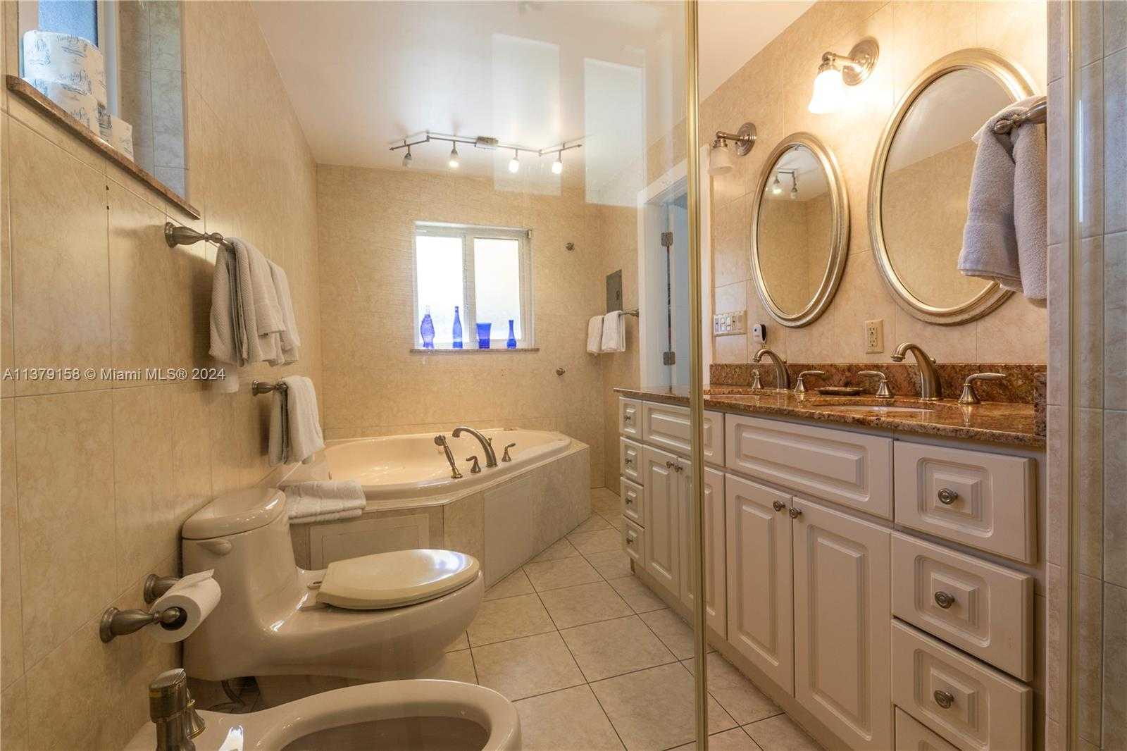 Small Image of 753 NORTH EAST 81ST ST, Miami Number 59