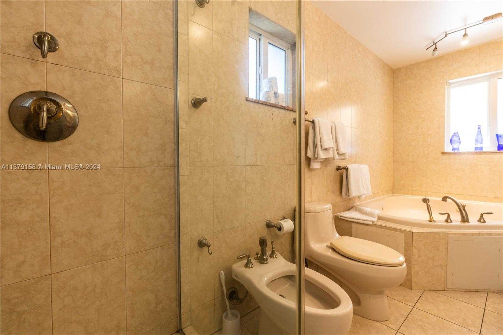 Small Image of 753 NORTH EAST 81ST ST, Miami Number 60
