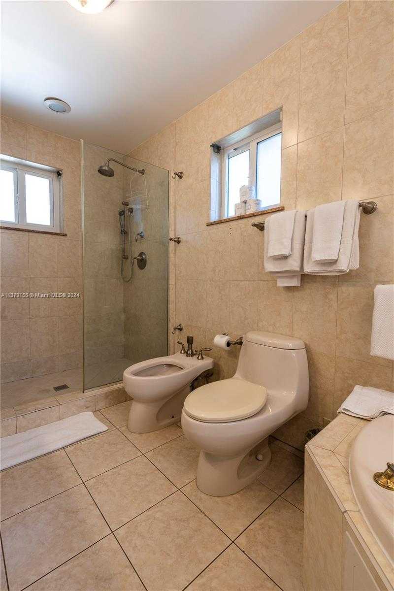 Small Image of 753 NORTH EAST 81ST ST, Miami Number 62