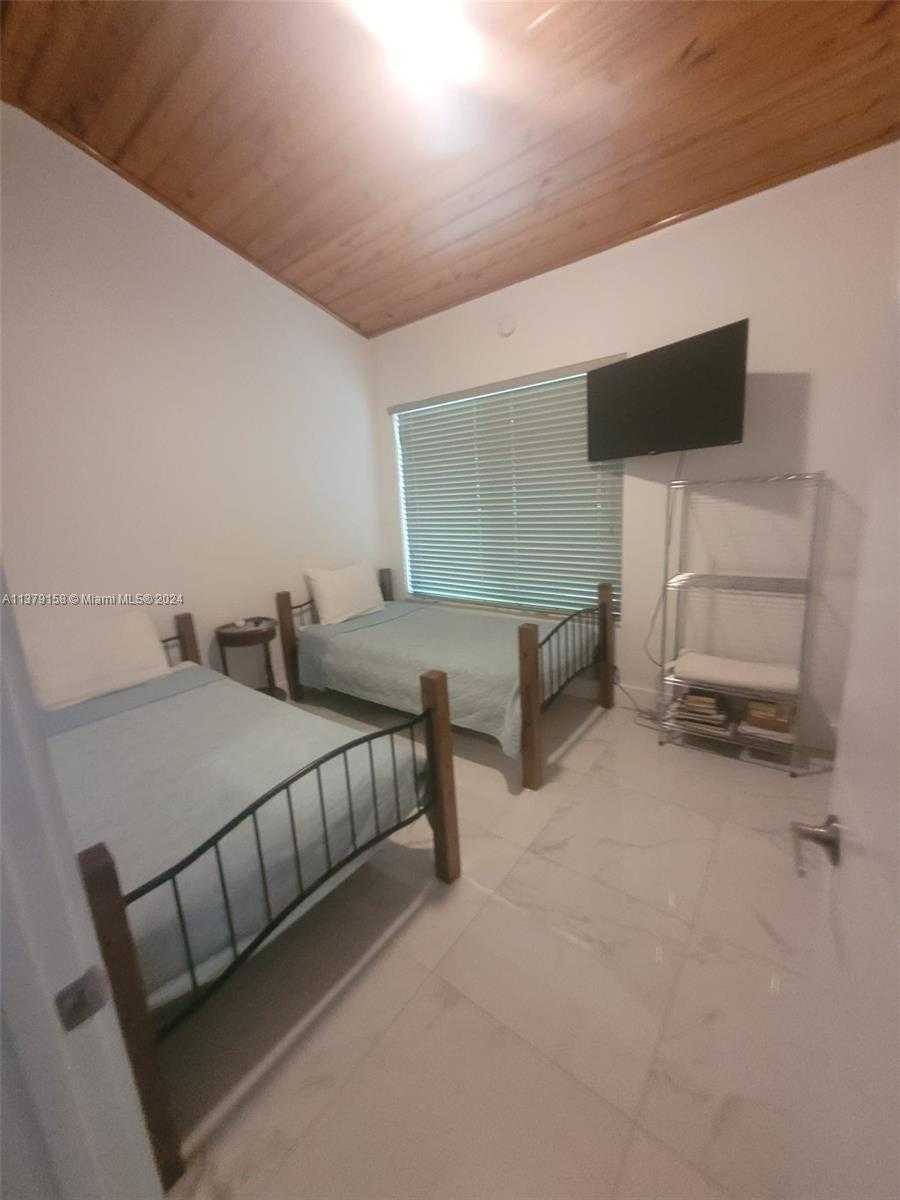 Small Image of 753 NORTH EAST 81ST ST, Miami Number 76