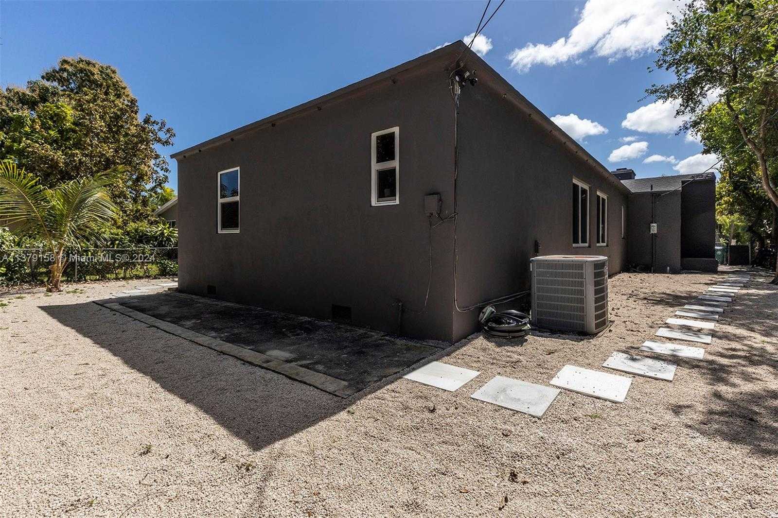 Small Image of 753 NORTH EAST 81ST ST, Miami Number 85