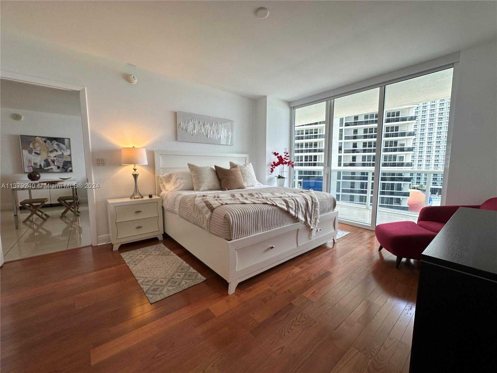 Small Image of 1830 SOUTH OCEAN DR #2010, Hallandale Beach Number 4