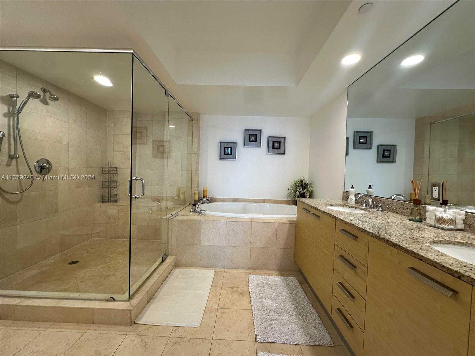 Small Image of 1830 SOUTH OCEAN DR #2010, Hallandale Beach Number 5