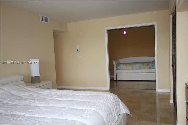 Small Image of 5161 Collins Ave, Miami Beach, FL 33140, USA Number 24