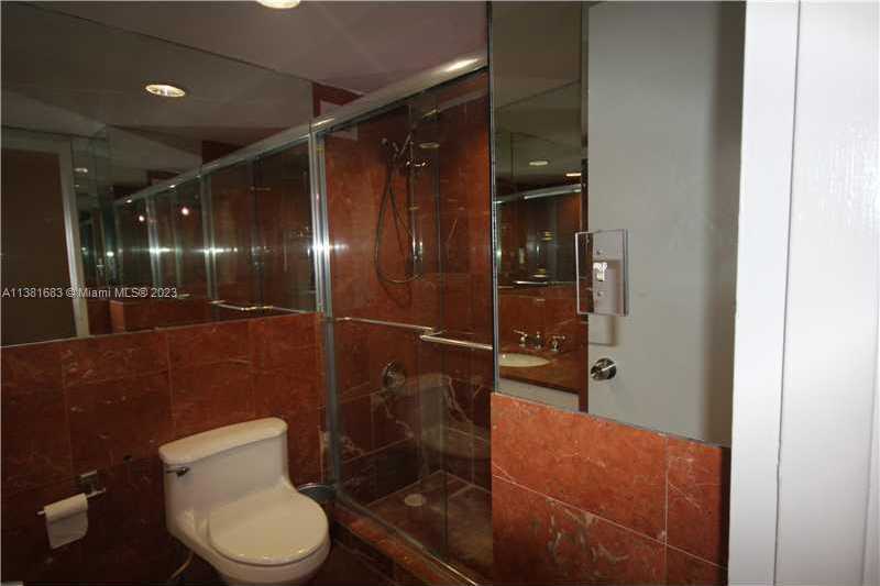 Small Image of 5161 Collins Ave, Miami Beach, FL 33140, USA Number 25