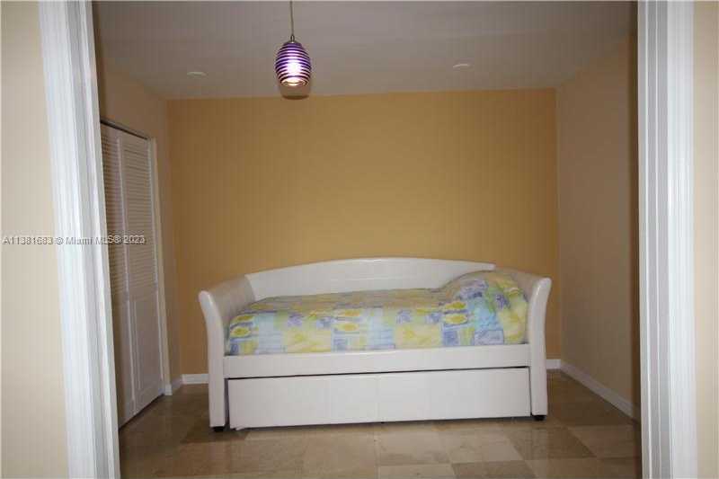 Small Image of 5161 Collins Ave, Miami Beach, FL 33140, USA Number 27