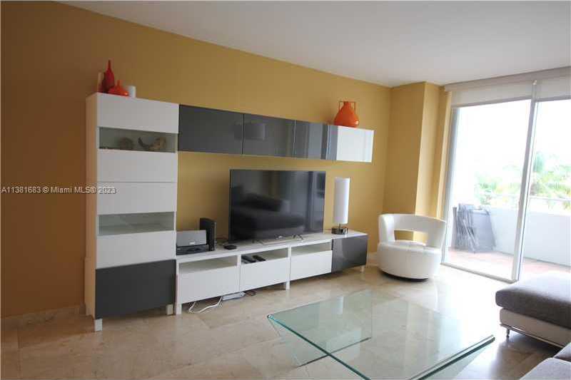 Small Image of 5161 Collins Ave, Miami Beach, FL 33140, USA Number 5