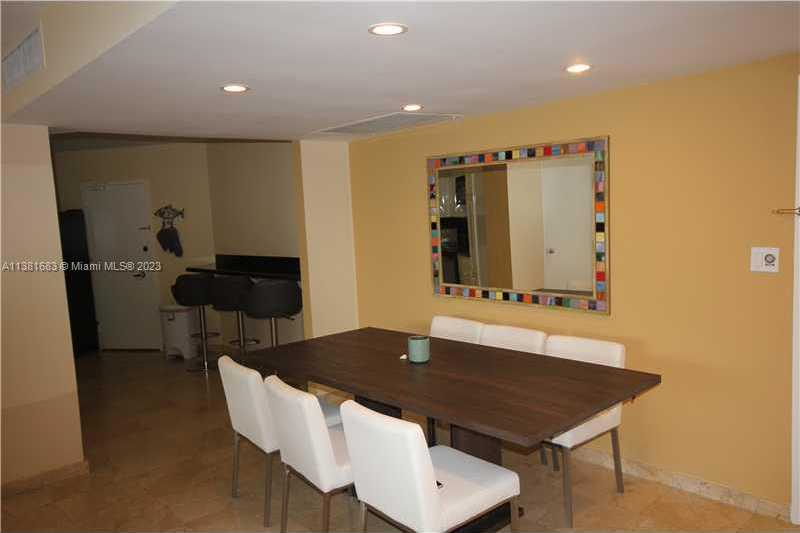 Small Image of 5161 Collins Ave, Miami Beach, FL 33140, USA Number 9