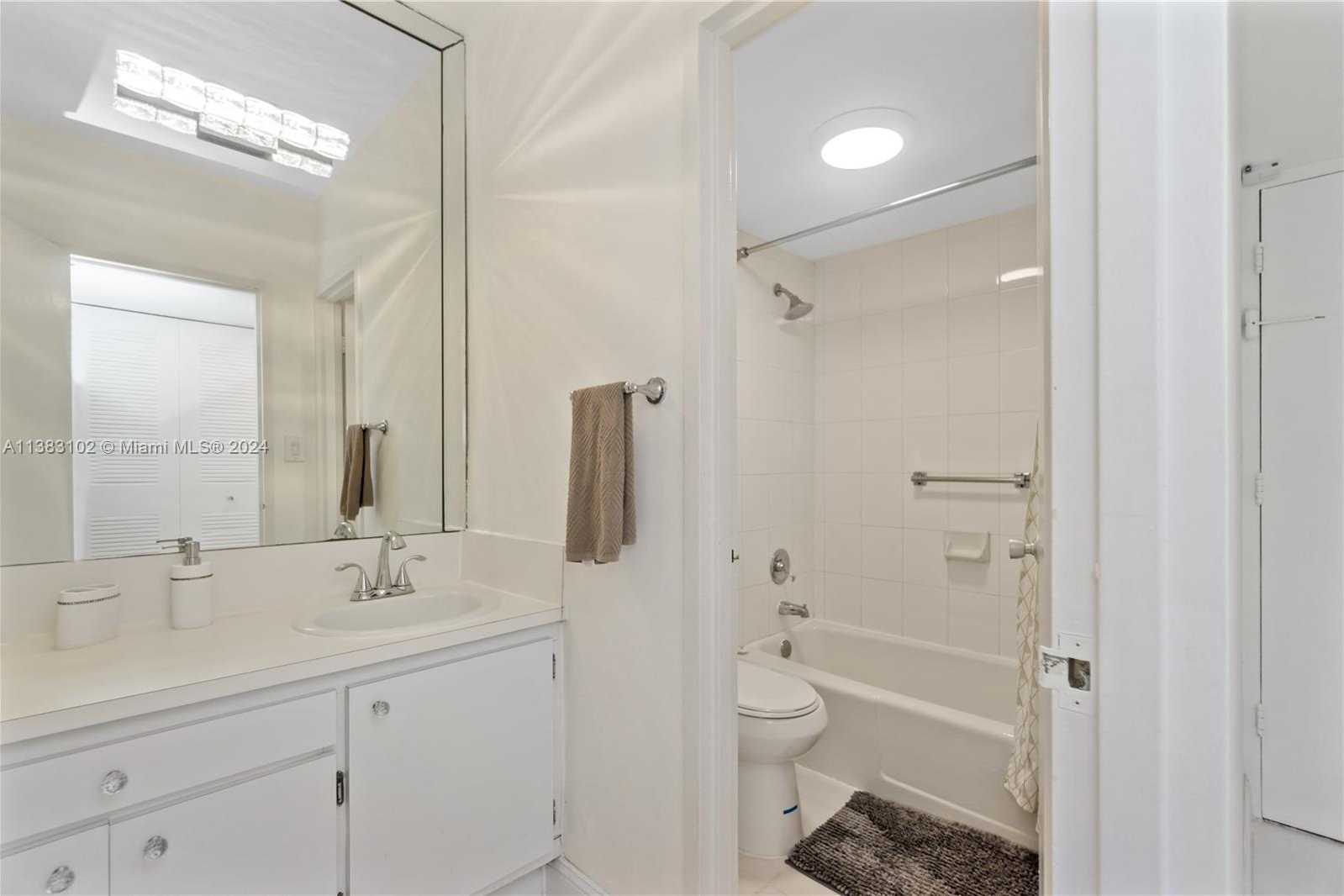 Small Image of 100 LINCOLN RD #306, Miami Beach Number 9