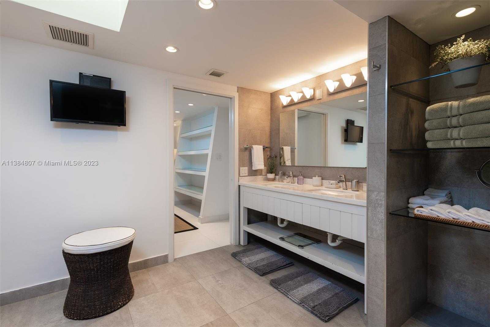 Small Image of 121 CRANDON BLVD #463, Key Biscayne Number 12