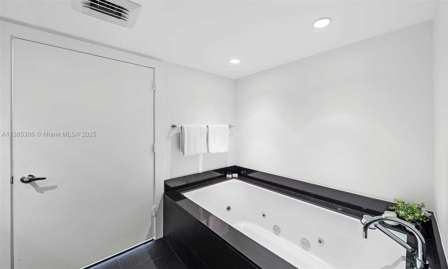 Small Image of 101 20TH ST #3903, Miami Beach Number 43