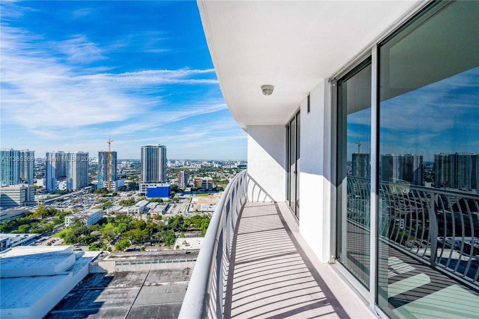 Small Image of 1750 NORTH BAYSHORE DR #3410, Miami Number 25