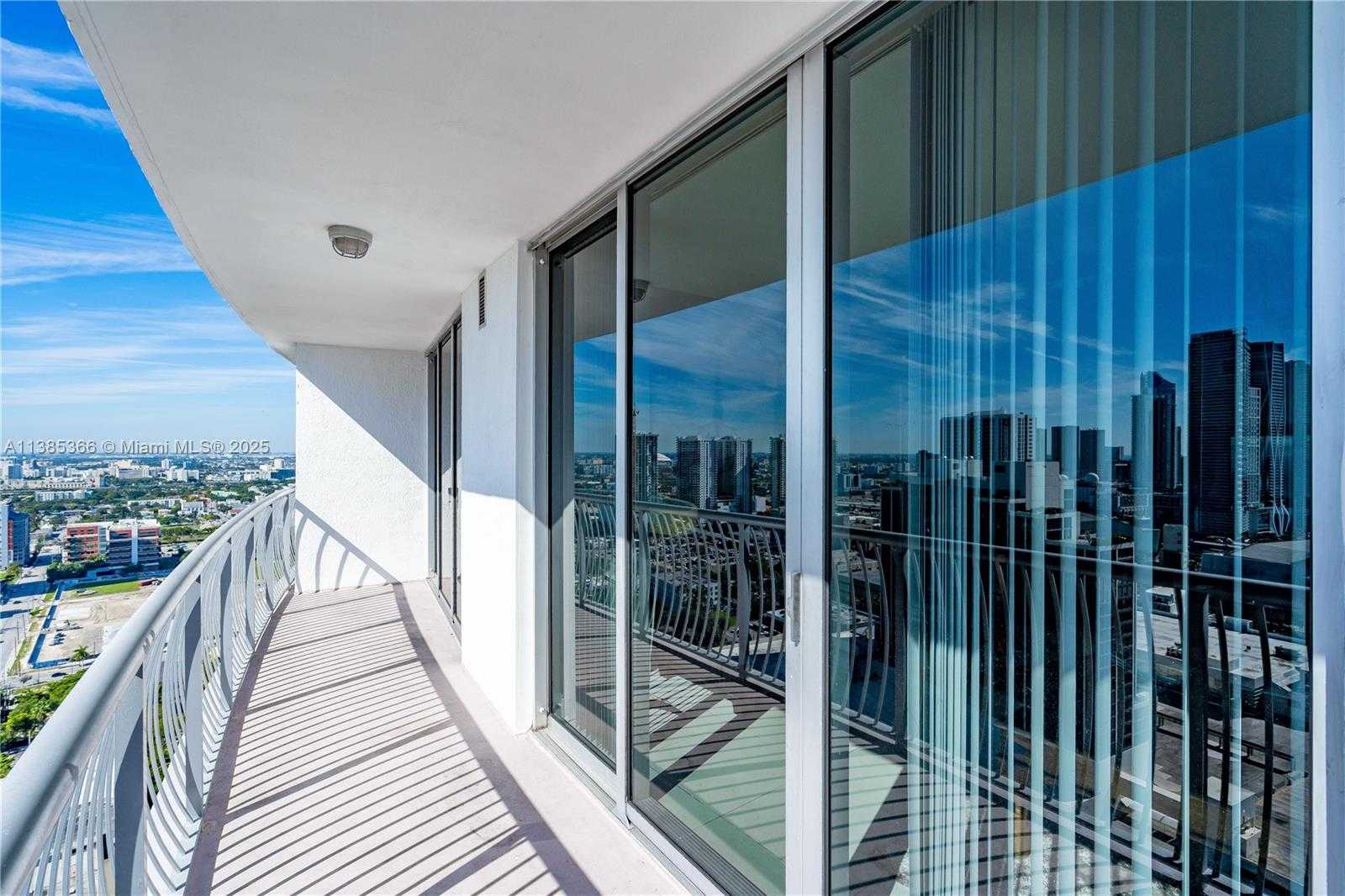 Small Image of 1750 NORTH BAYSHORE DR #3410, Miami Number 30
