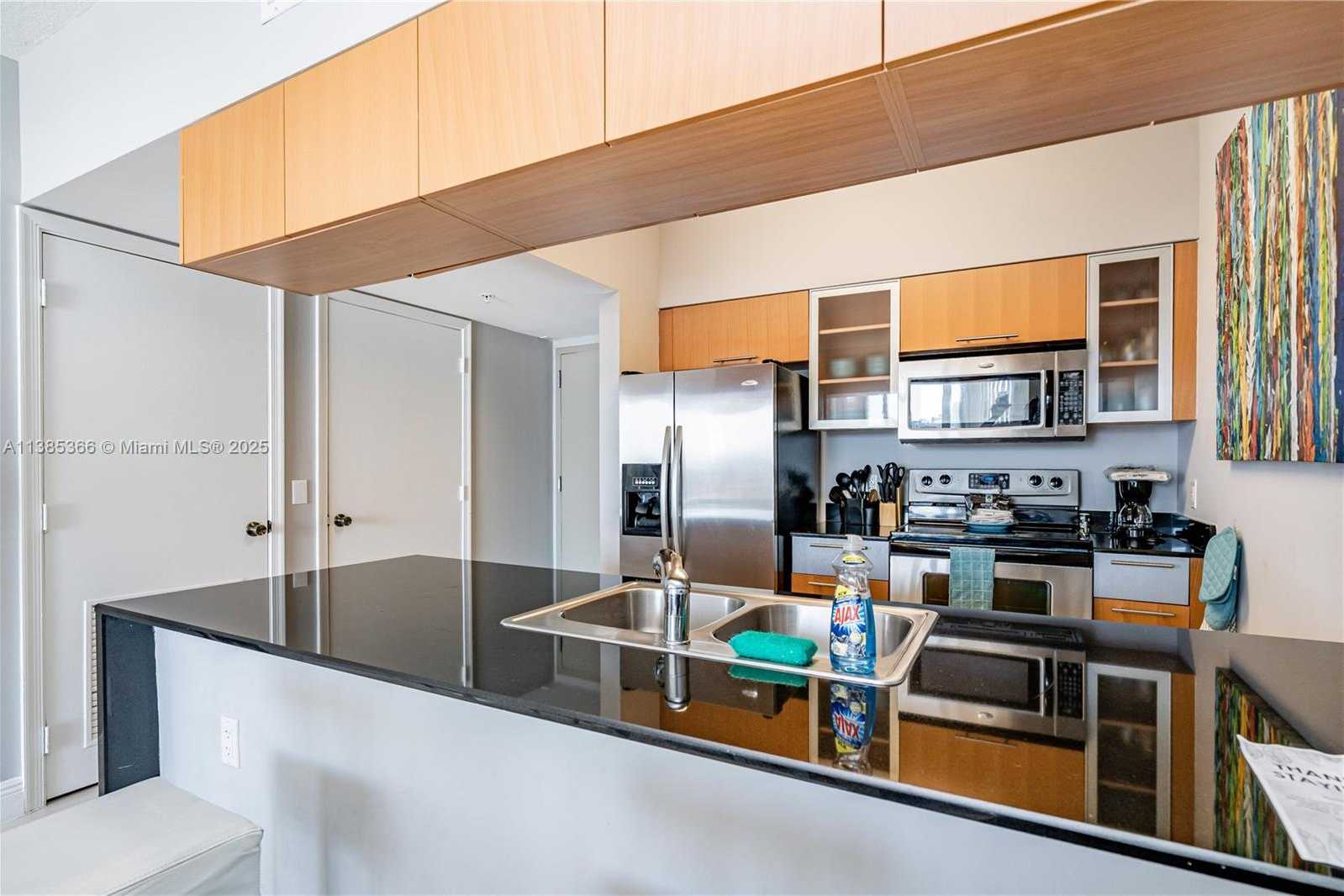 Small Image of 1750 NORTH BAYSHORE DR #3410, Miami Number 9