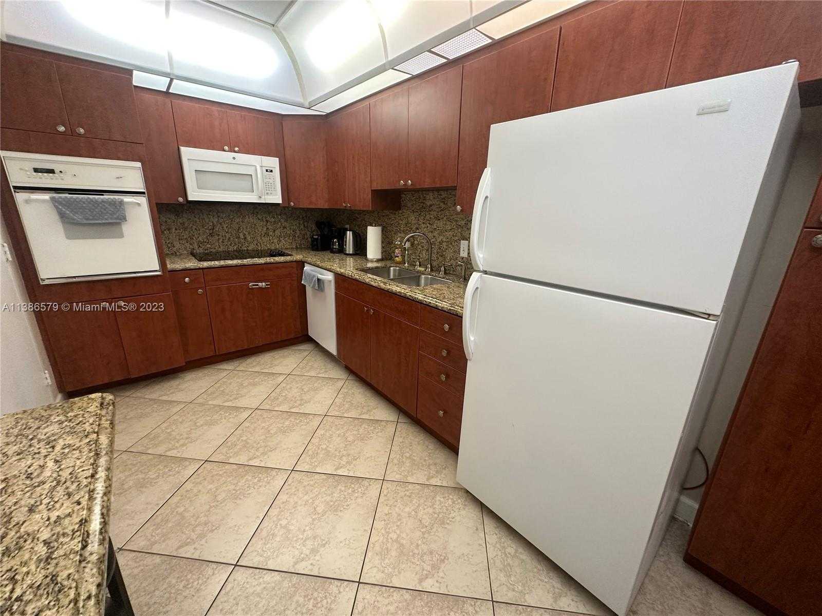 Small Image of 3801 SOUTH OCEAN DR #2J, Hollywood Number 2