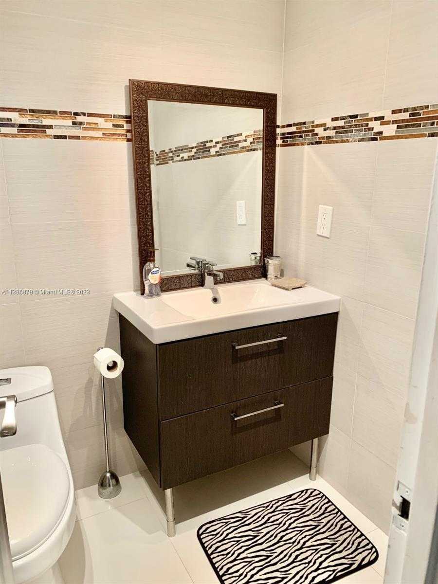 Small Image of 3901 #10Z, Hollywood Number 10