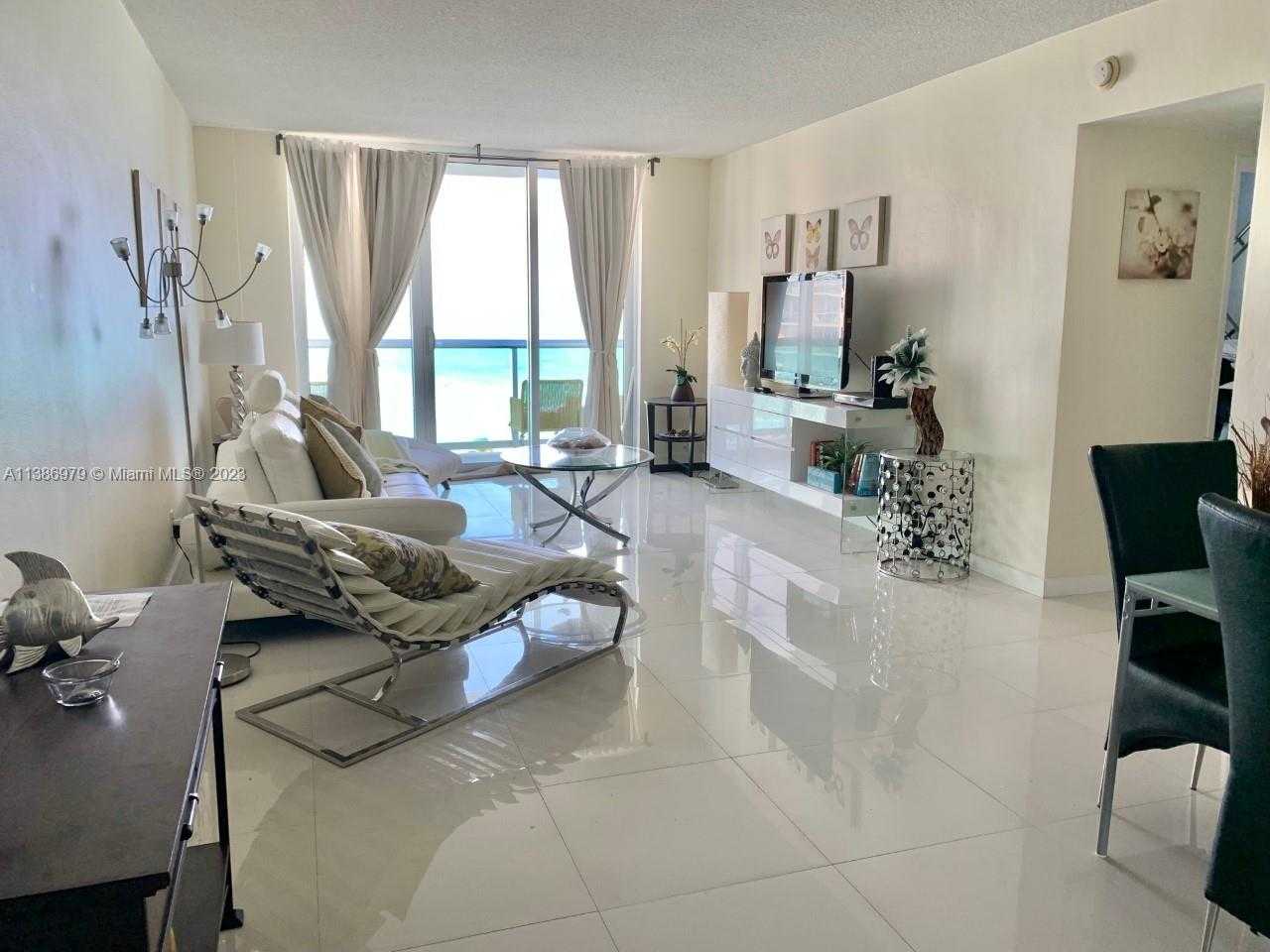 Small Image of 3901 #10Z, Hollywood Number 4