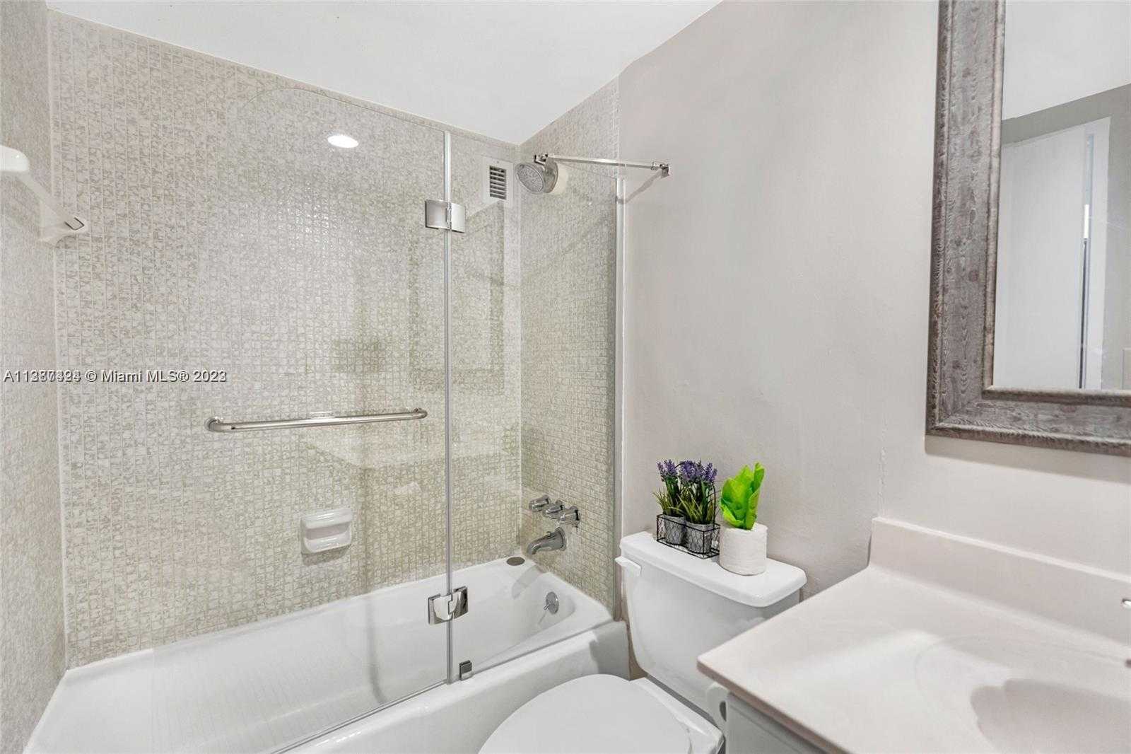 Small Image of 3801 SOUTH OCEAN DR #8Z, Hollywood Number 10