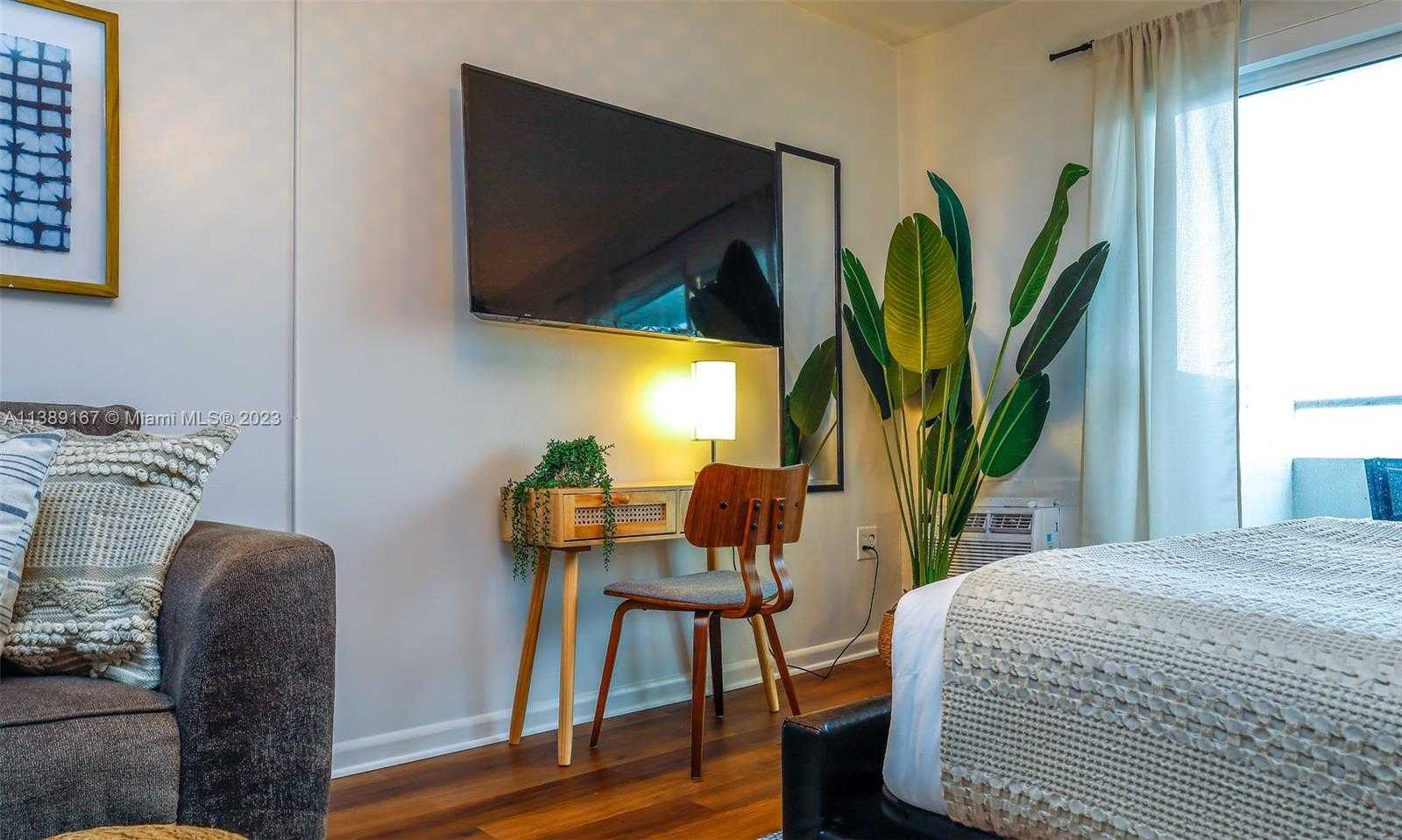 Small Image of 7904 WEST DR #812, North Bay Village Number 11