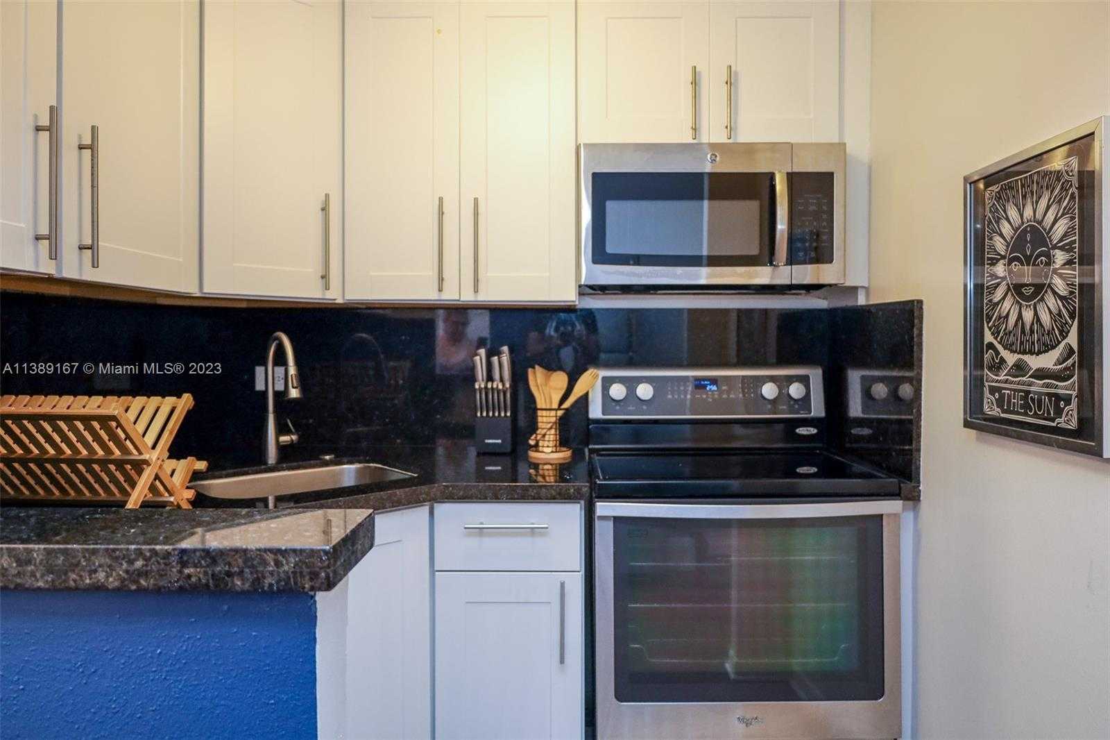 Small Image of 7904 WEST DR #812, North Bay Village Number 14