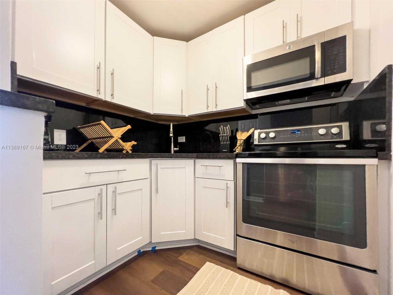 Small Image of 7904 WEST DR #812, North Bay Village Number 15
