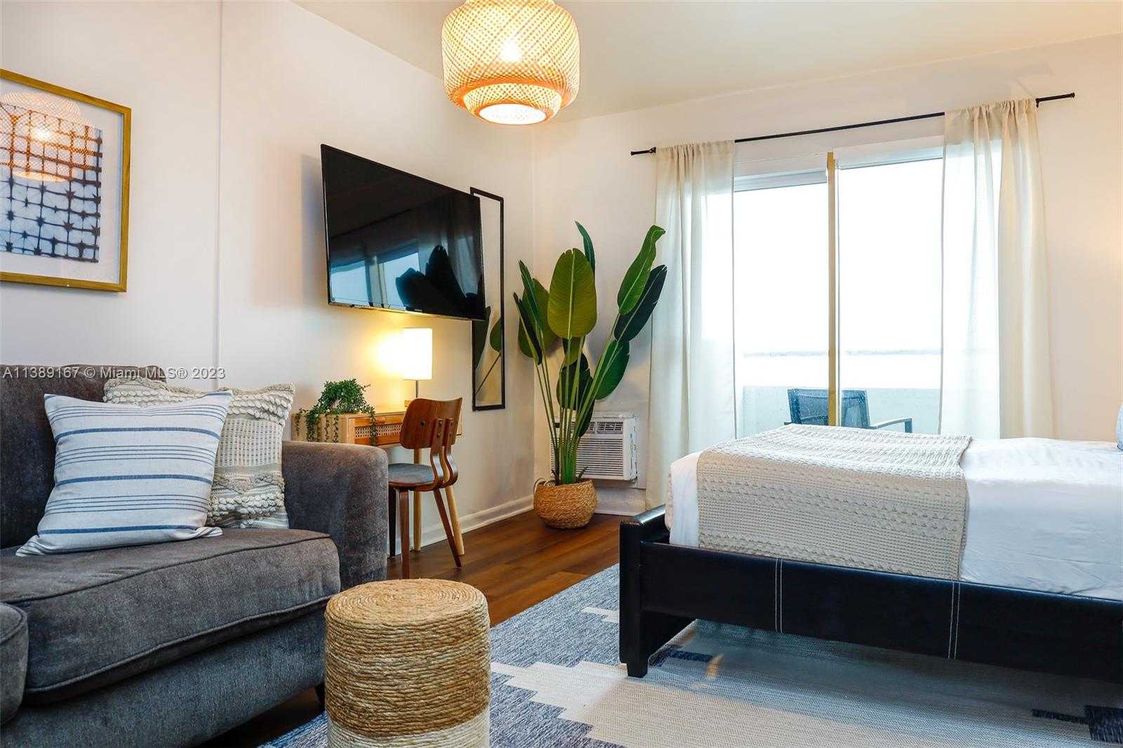 Small Image of 7904 WEST DR #812, North Bay Village Number 4