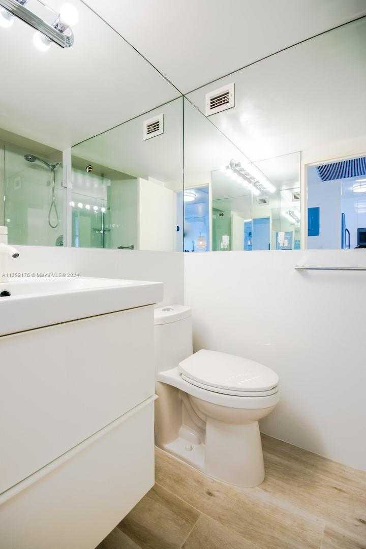 Small Image of 5601 COLLINS AVE #1204, Miami Beach Number 10